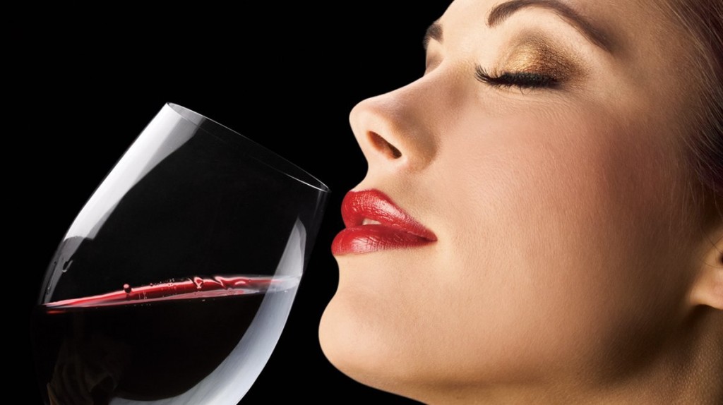 Woman-Drinking-Red-Wine2