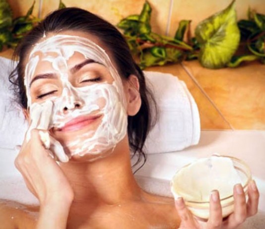 Σπιτική μάσκα για σπυράκια μόνο με 2 υλικά!