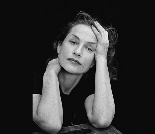 Ιζαμπέλ Ιπέρ: «Τόπος για το θέατρο!»