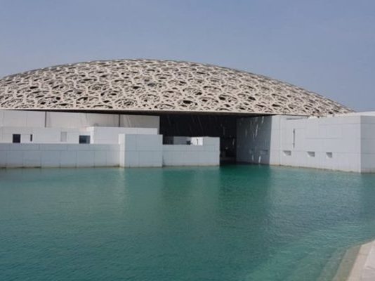 Εγκαινιάζεται το μουσείο του Λούβρου στο Αμπού Ντάμπι