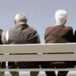 Οι Έλληνες λιγοστεύουμε και γερνάμε – Έρευνα της ΕΛΣΤΑΤ
