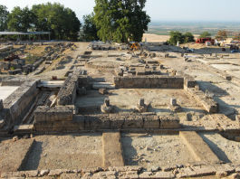 Άνοιξαν τα περίφημα ανάκτορα των Αιγών – Το μεγαλύτερο κτήριο της κλασικής Ελλάδας