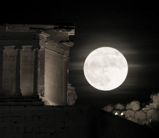 Εκδηλώσεις για την αυγουστιάτικη πανσέληνο σε 132 αρχαιολογικούς χώρους – Eλεύθερη είσοδος