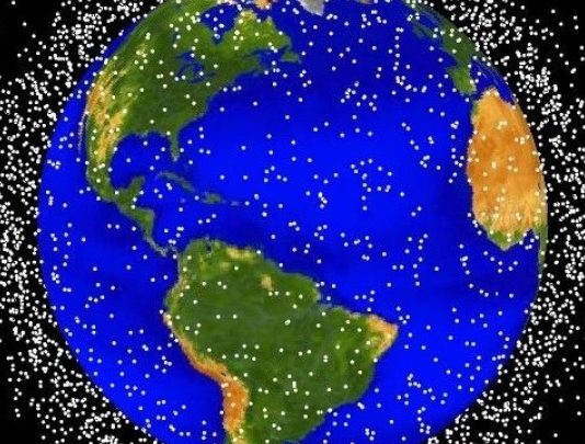 Σοβαρή απειλή για τη Γη περισσότερα από 20.000 μεγάλα διαστημικά «σκουπίδια» (βίντεο)