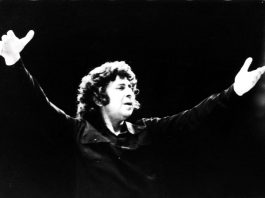 Το «Άξιον Εστί» του Μίκη από την Καμεράτα απόψε στο Μέγαρο