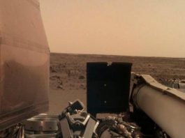 Το InSight συνεχίζει να τραβάει φωτογραφίες του Κόκκινου Πλανήτη