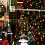 Ανοιχτά τα καταστήματα σήμερα, Κυριακή -Δείτε το εορταστικό ωράριο