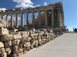 ΚΑΣ: «Πράσινο φως» στον οίκο μόδας Dior για φωτογραφίσεις και κινηματογραφήσεις σε αρχαιολογικούς χώρους